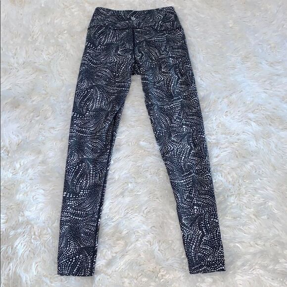 Manduka Dot Swept Jacquard Essential Leggings - Picture 1 of 3